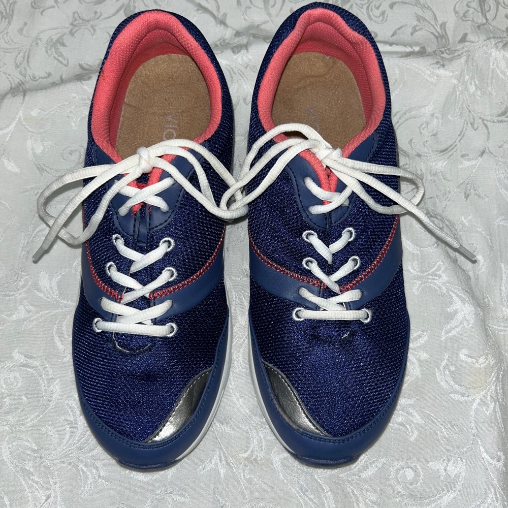Vionics Action Kona Sneakers sz 8W Blue with Pink accents